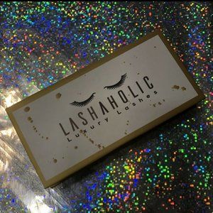 Lashaholic Luxury Lashes